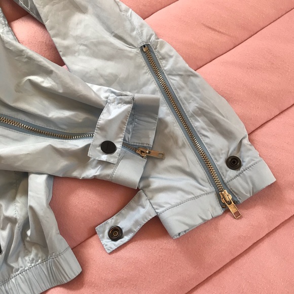 Pantone Windbreaker - Picture 2 of 5